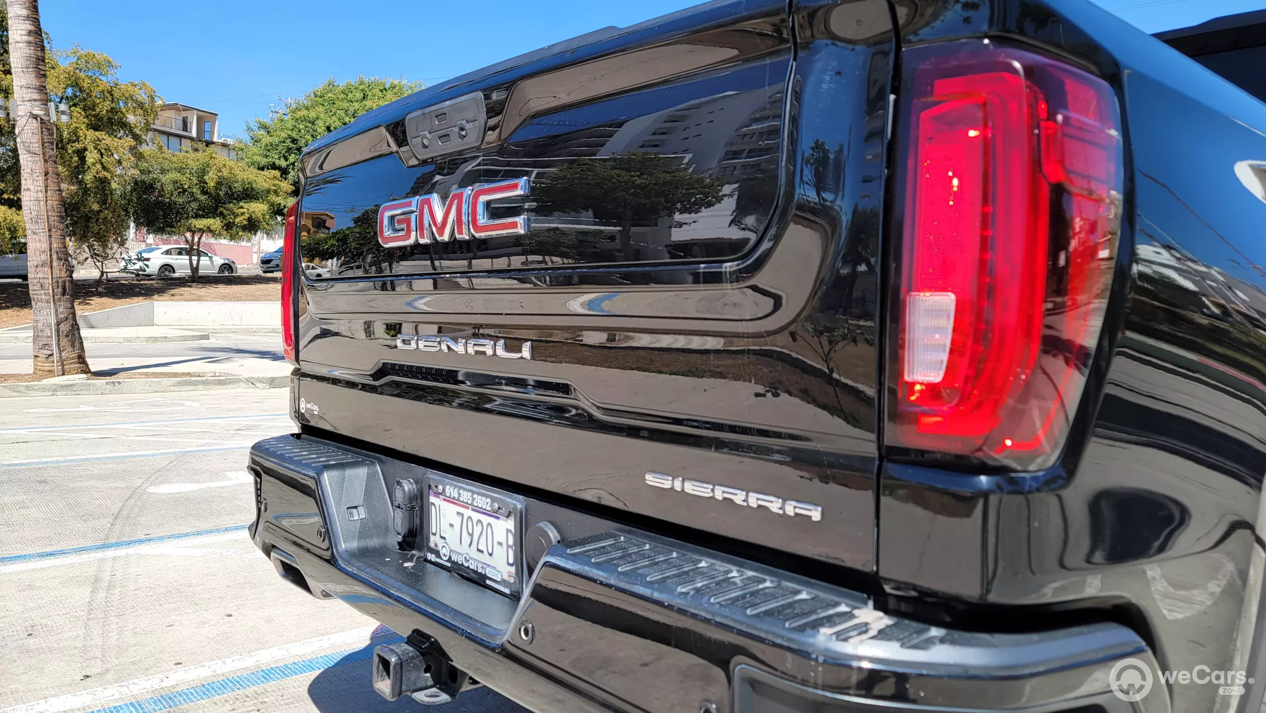 GMC Sierra Pick-Up