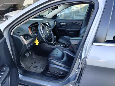 Jeep Cherokee VUD 2017