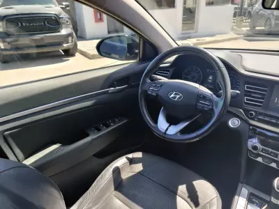 Hyundai Elantra 2020