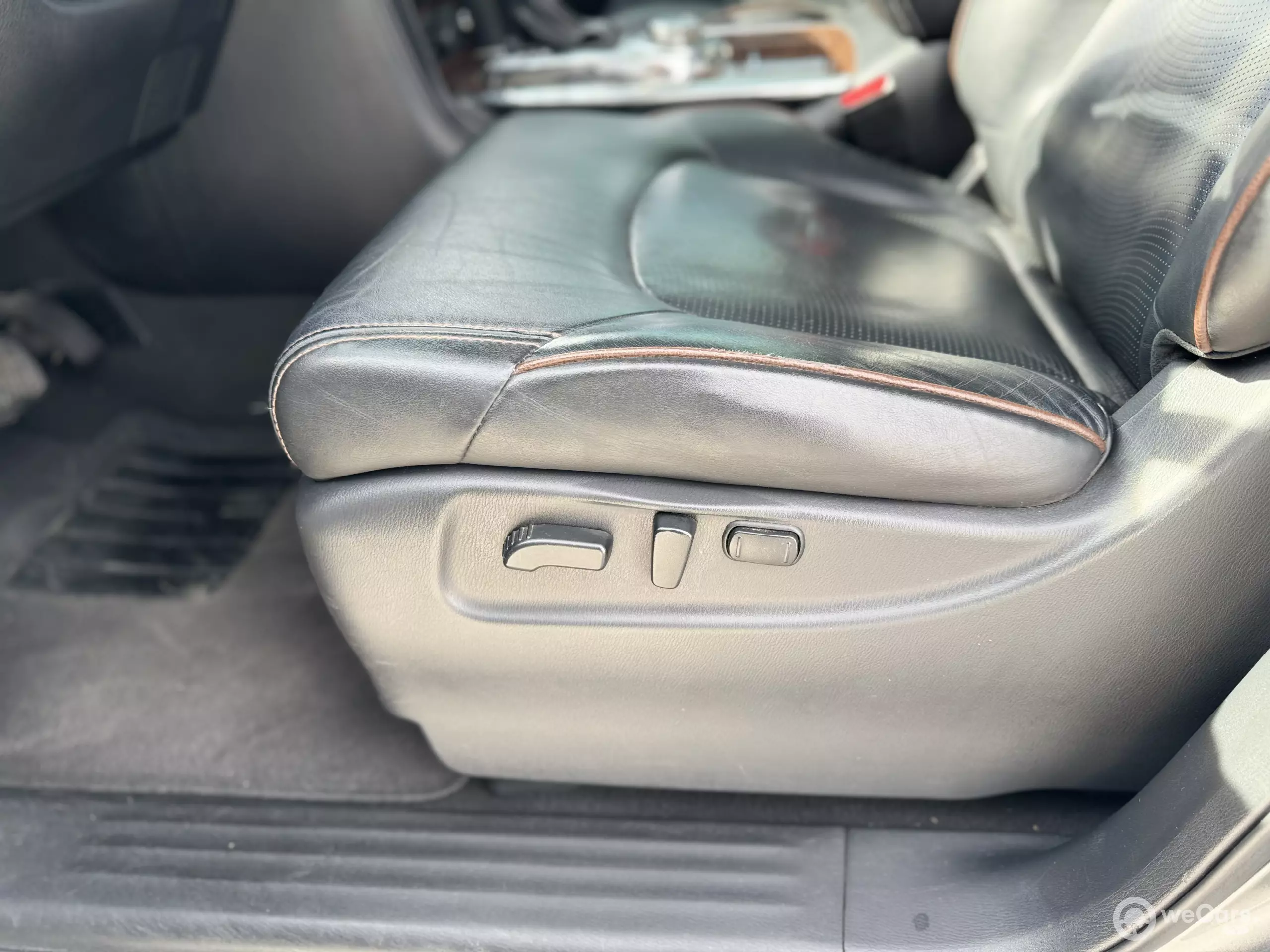 Nissan Armada VUD