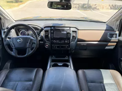 Nissan TITAN 2016