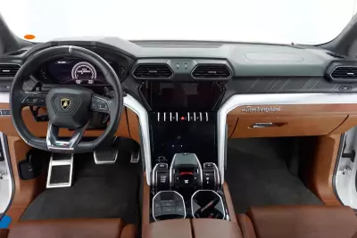 Lamborghini URUS 2021
