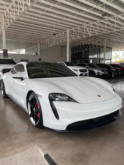 Porsche Taycan 2022