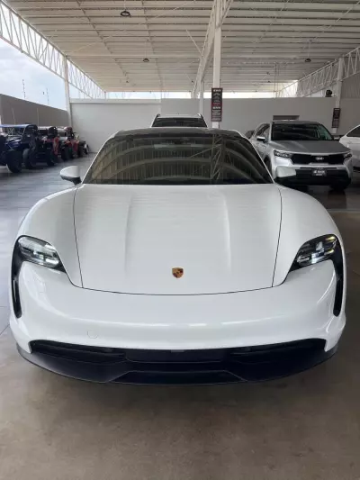 Porsche Taycan 2022