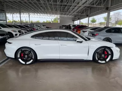 Porsche Taycan 2022