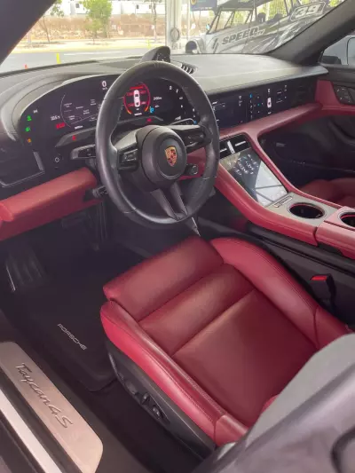 Porsche Taycan 2022