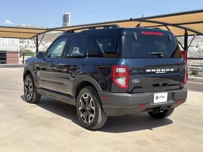 Ford Bronco VUD 4x4 2023