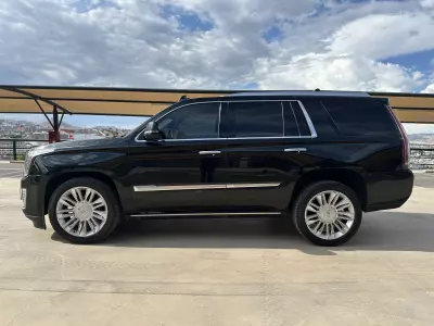 Cadillac Escalade VUD 2018