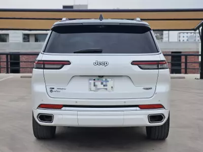 Jeep Grand Cherokee VUD 2022