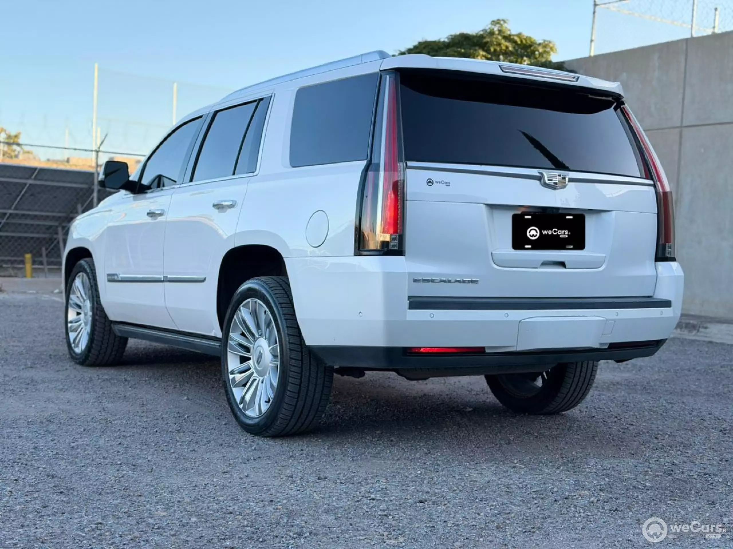 Cadillac Escalade VUD