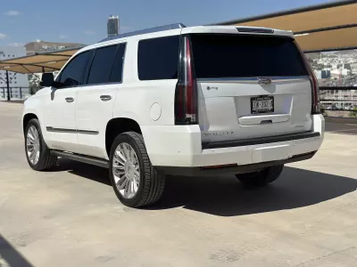 Cadillac Escalade VUD 2018