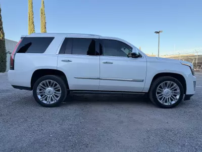 Cadillac Escalade VUD 2018
