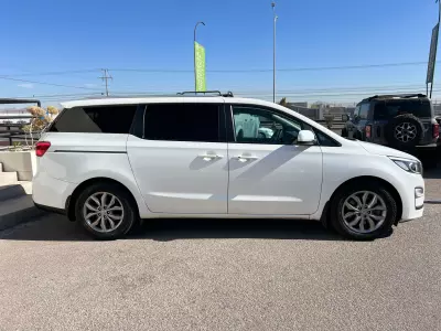 Kia Sedona Minivan 2020