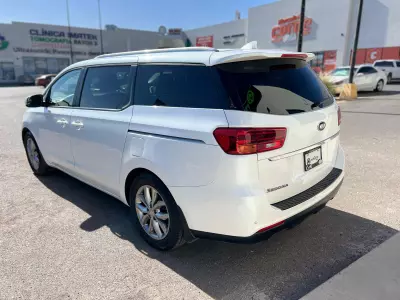 Kia Sedona Minivan 2020