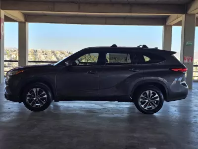 Toyota Highlander VUD 2021