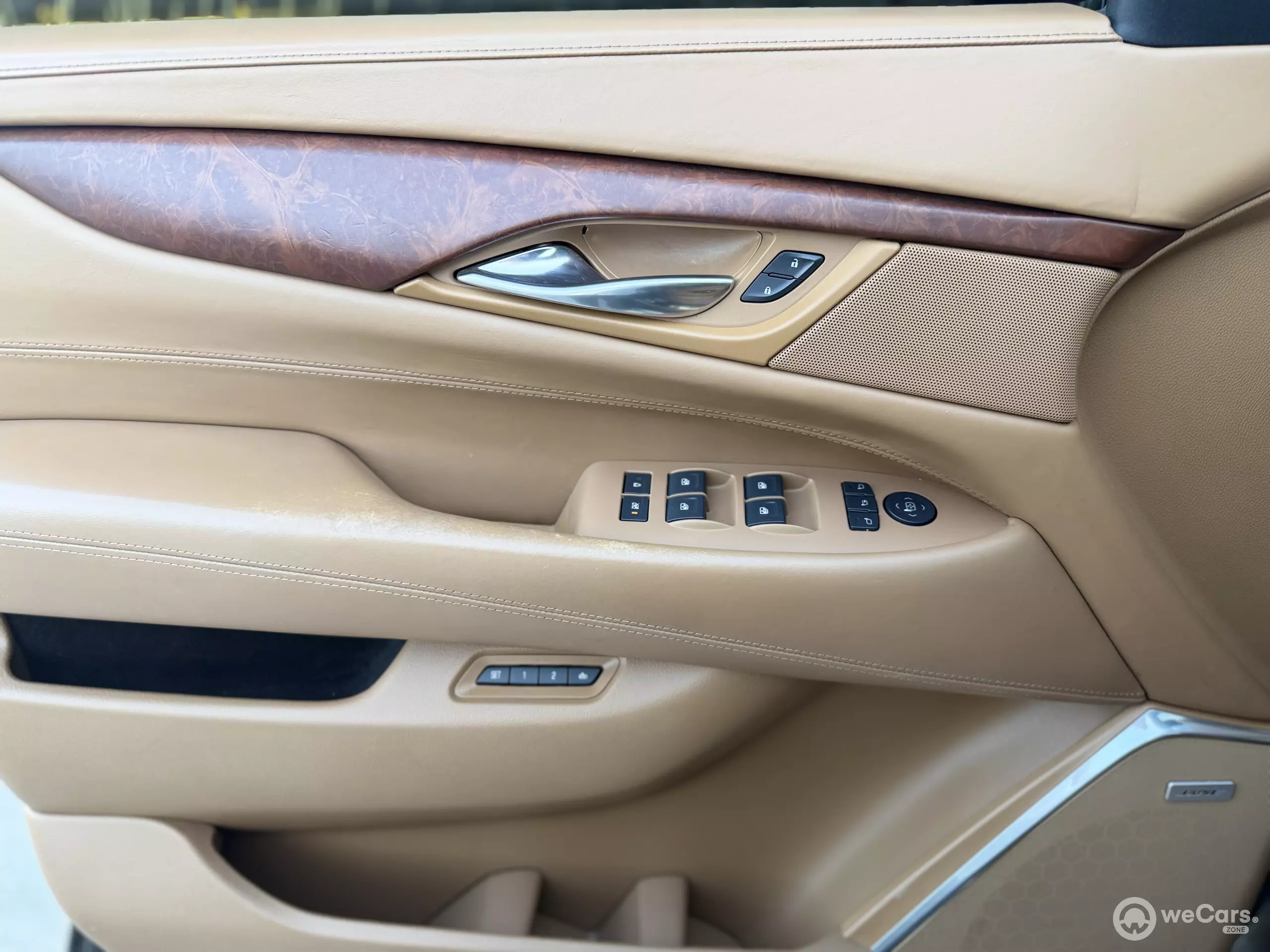 Cadillac Escalade VUD