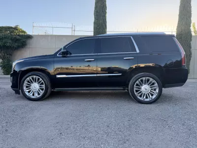 Cadillac Escalade VUD 2017