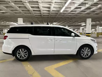 Kia Sedona Minivan 2020