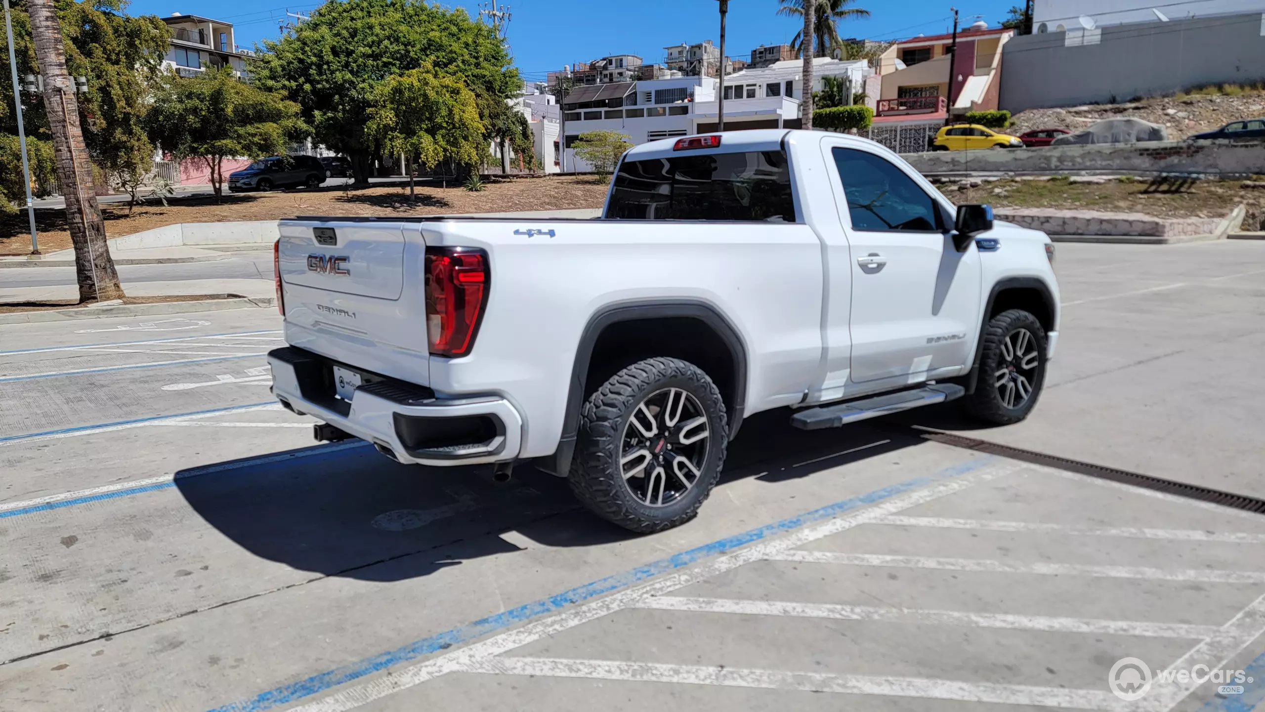 GMC Sierra Pick-Up