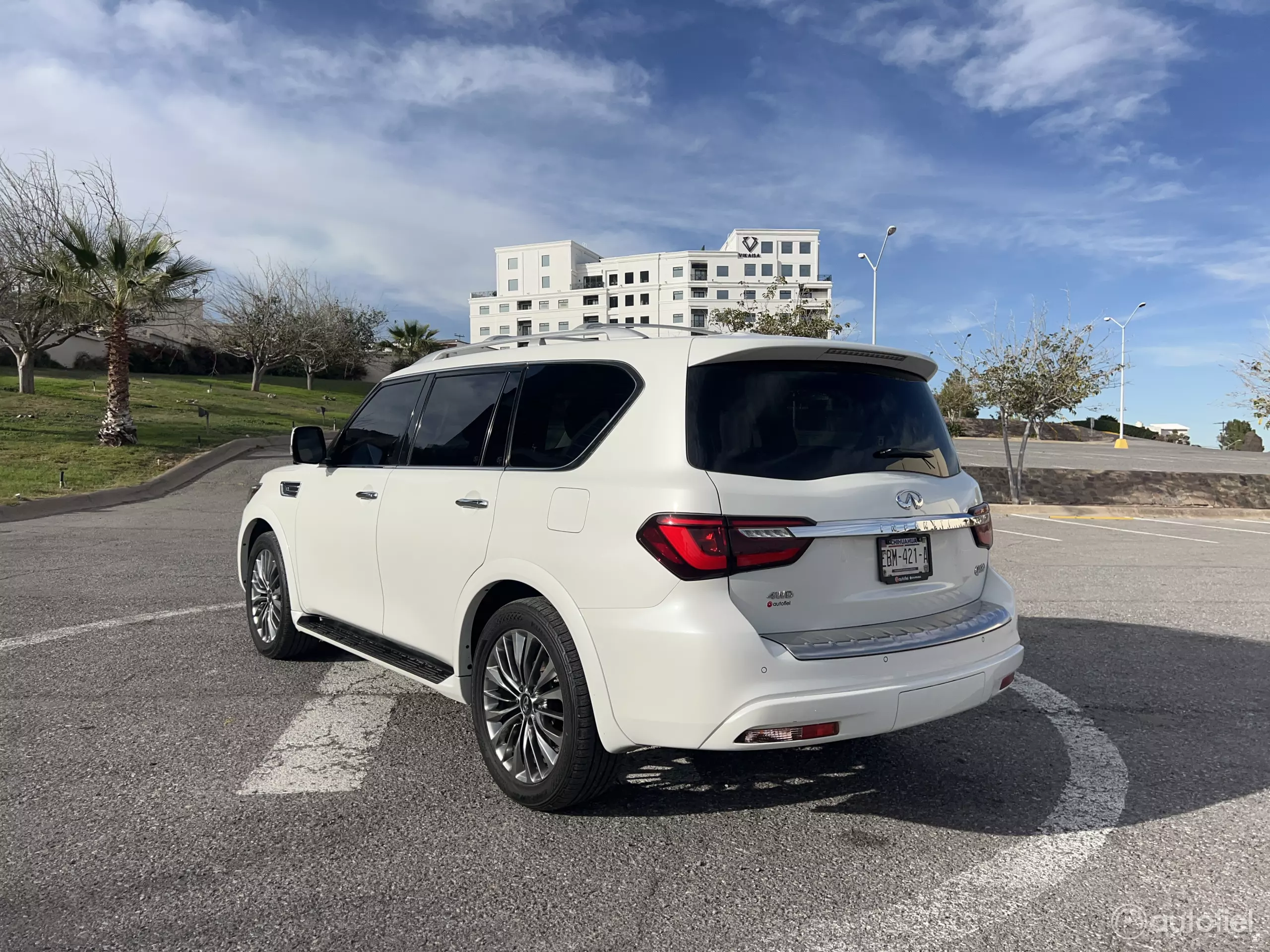 Infiniti QX80 VUD