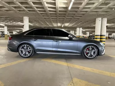 Audi A4 2021