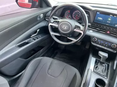 Hyundai Elantra 2022