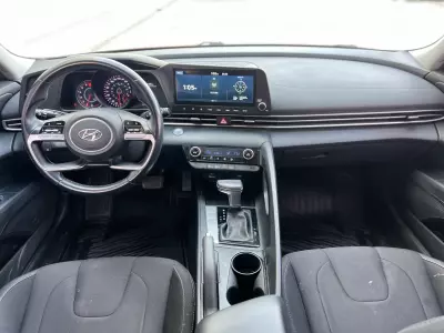 Hyundai Elantra 2022