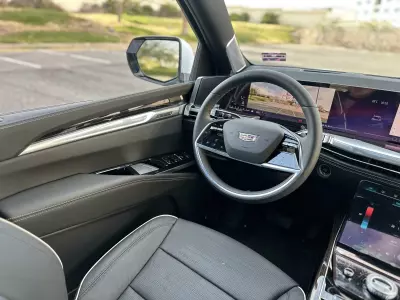 Cadillac Escalade VUD 4x4 2025