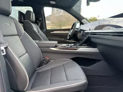 Cadillac Escalade VUD 4x4 2025