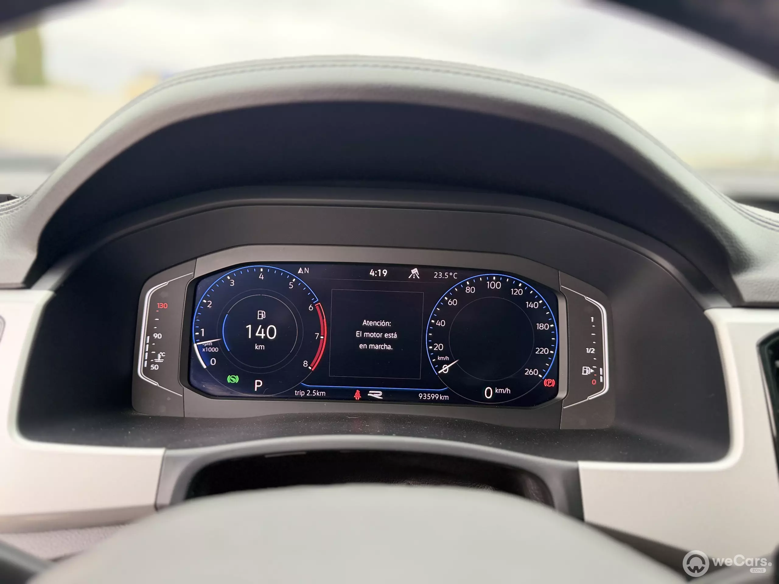 Volkswagen Cross Sport VUD