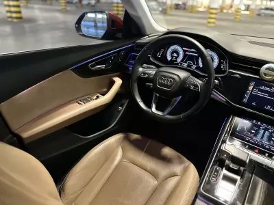 Audi Q8 Quattro VUD 2021