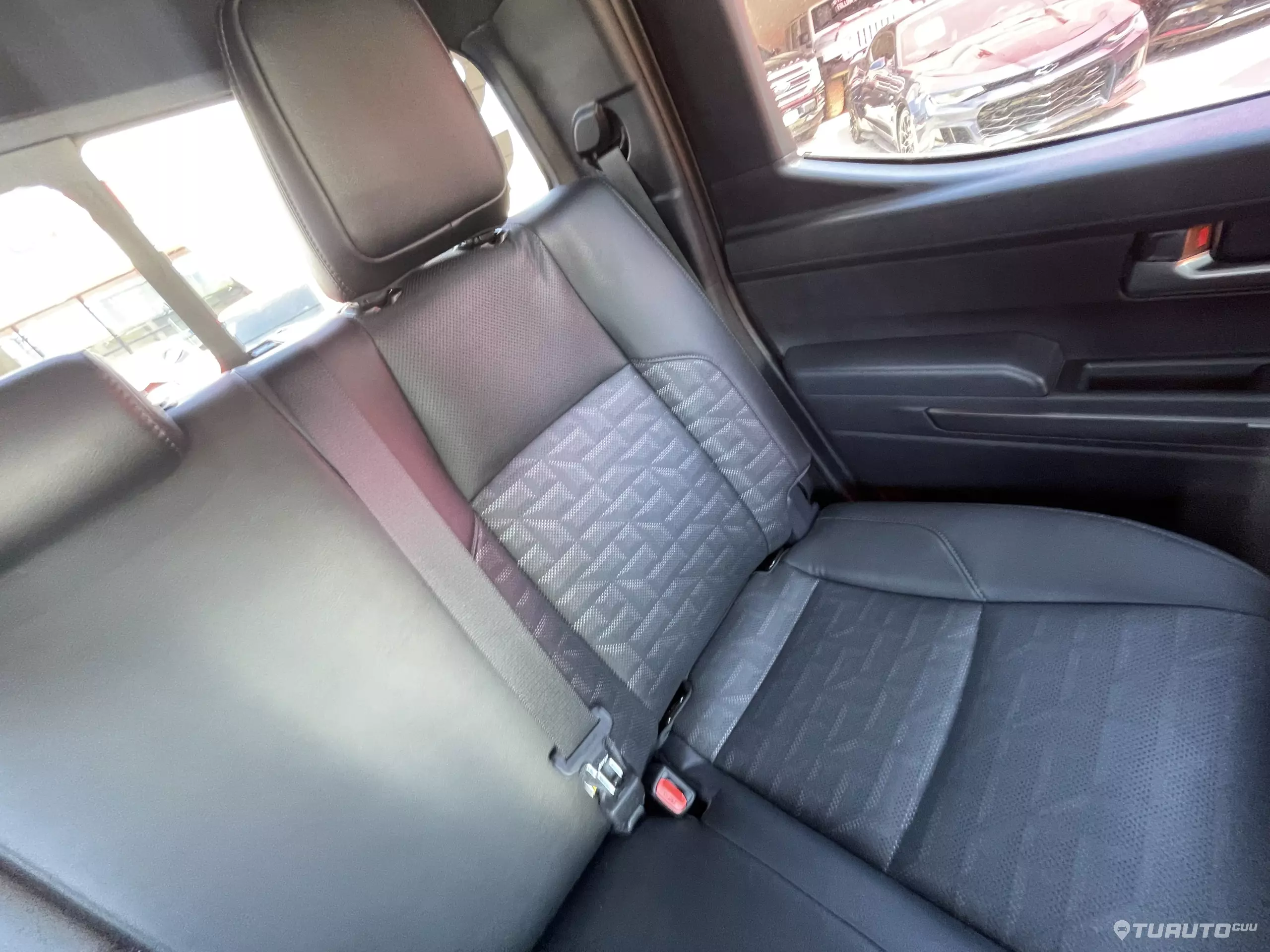 Toyota Tacoma Pick-Up