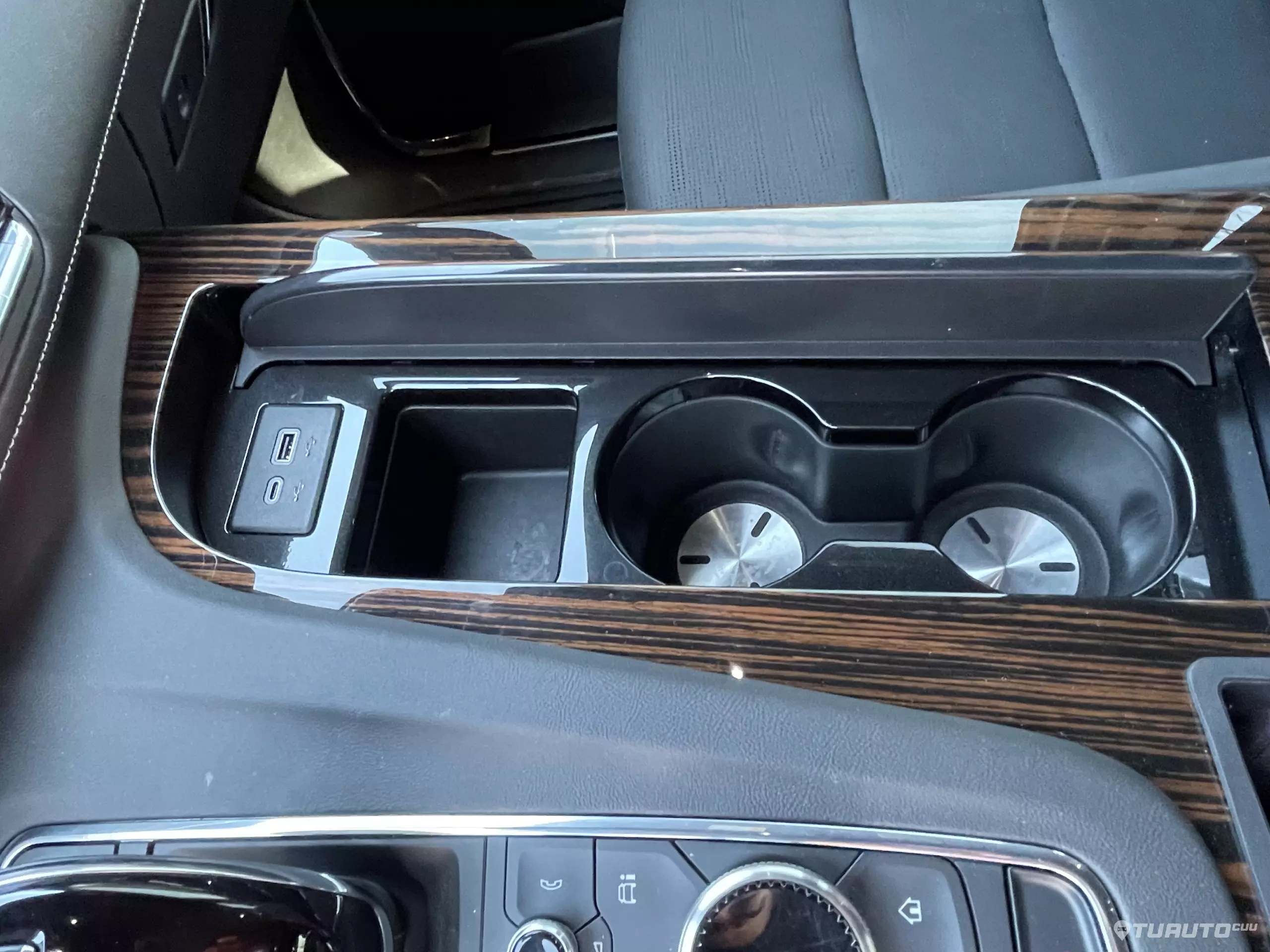 Cadillac Escalade VUD 4x4