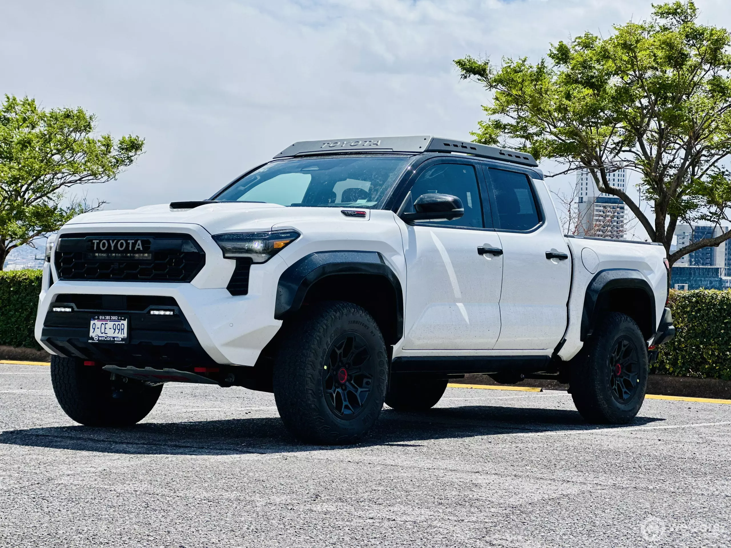 Toyota Tacoma Pick-Up