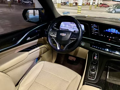 Cadillac Escalade VUD 2021