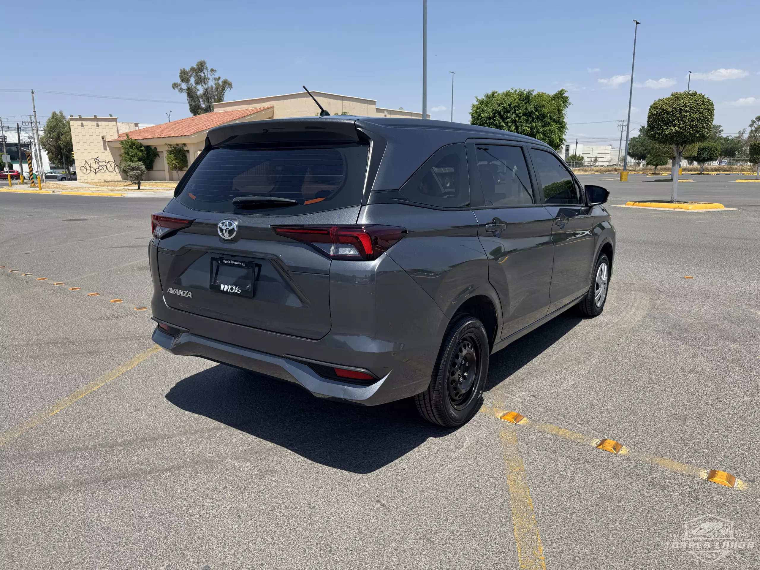 Toyota Avanza Minivan