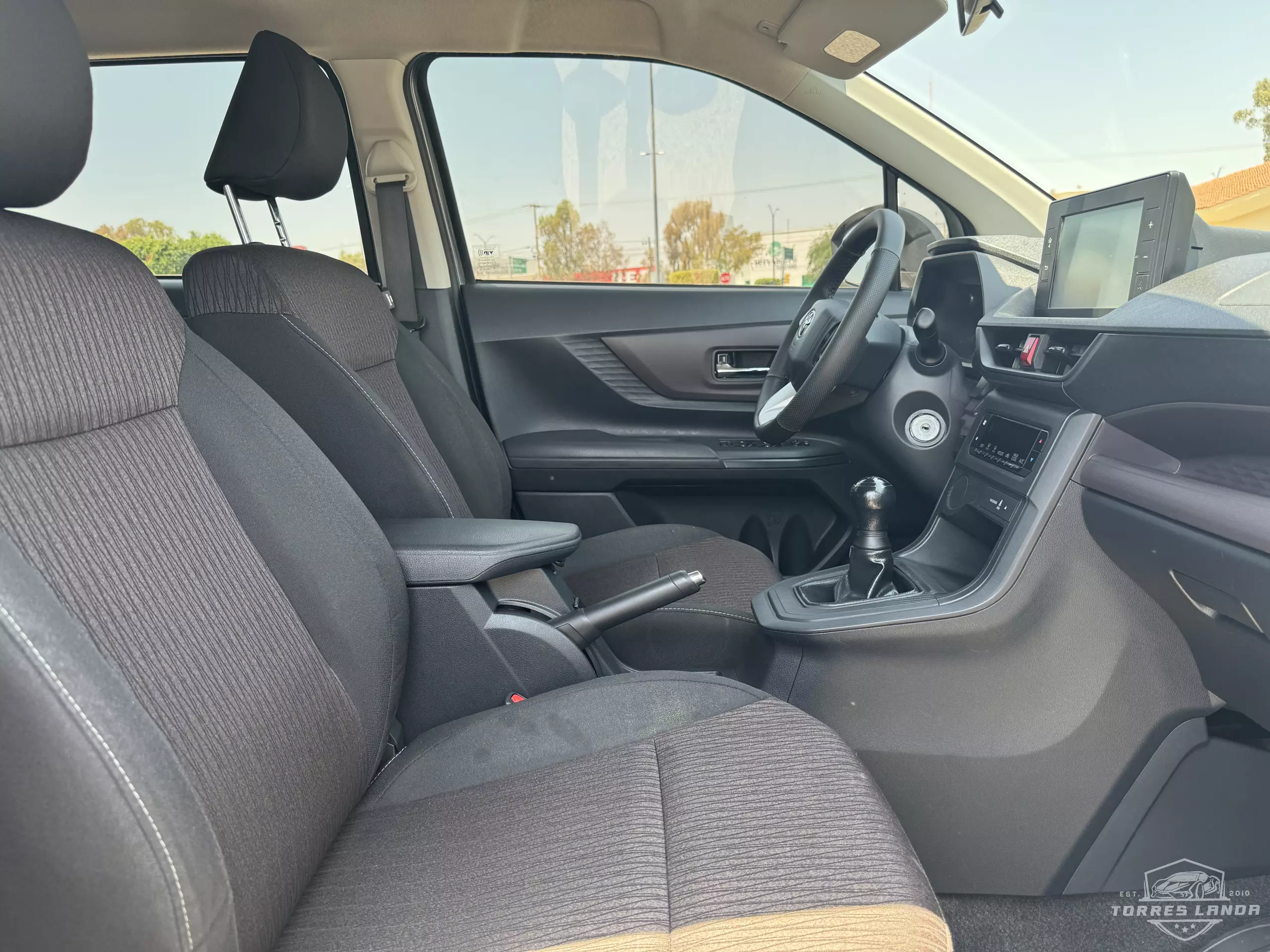 Toyota Avanza Minivan