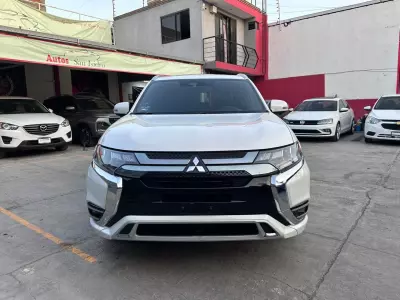 Mitsubishi Outlander VUD 2020