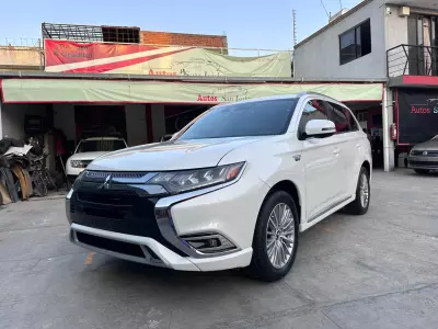 Mitsubishi Outlander VUD 2020