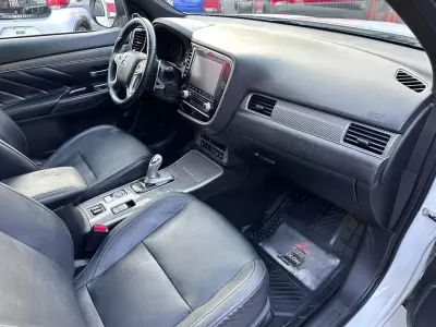 Mitsubishi Outlander VUD 2020