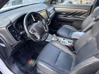 Mitsubishi Outlander VUD 2020