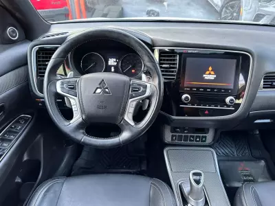 Mitsubishi Outlander VUD 2020