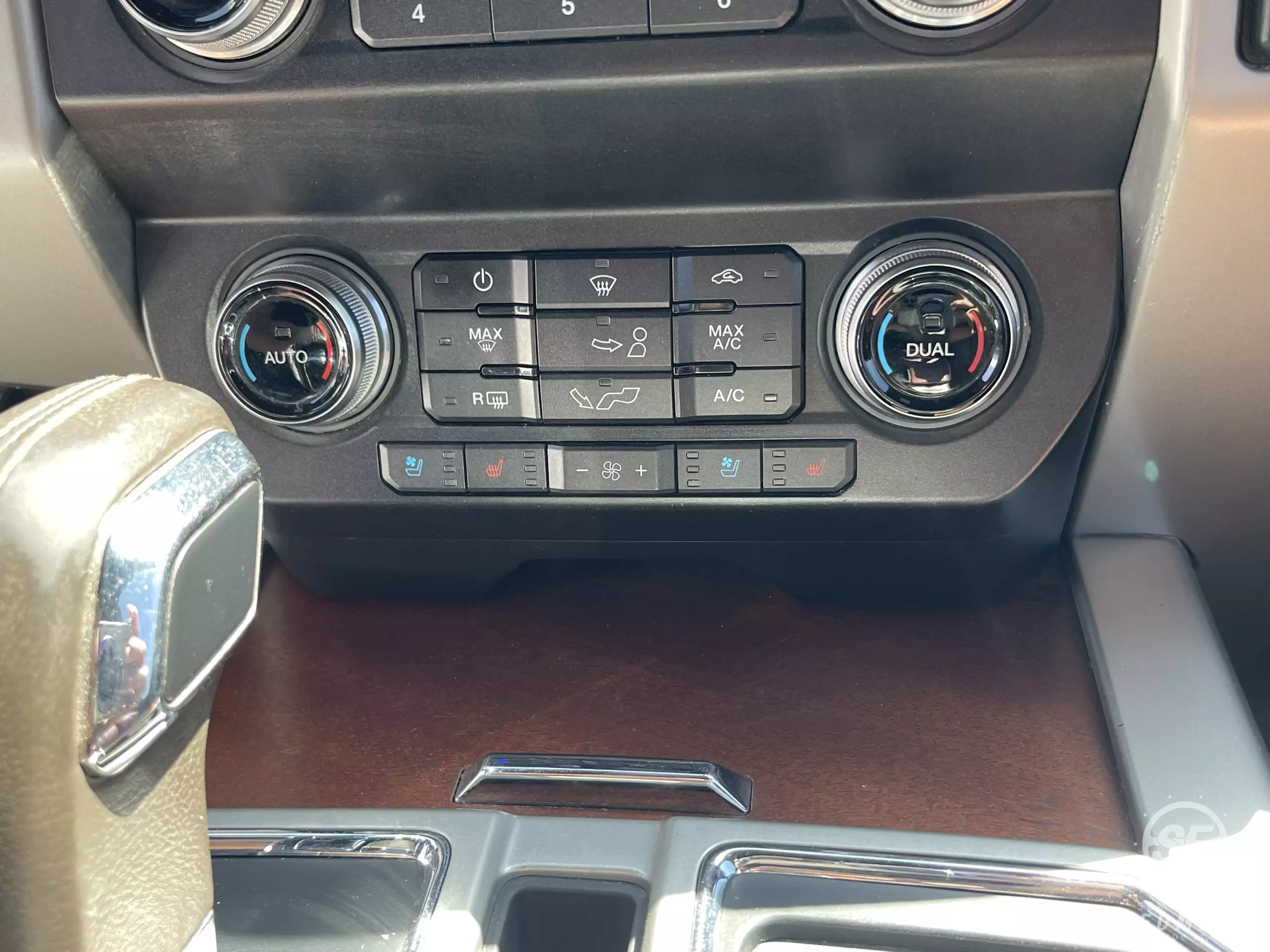 Ford Lobo Pick-Up