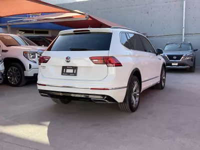 Volkswagen Tiguan VUD 2021