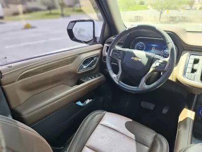 Chevrolet Suburban VUD 2023