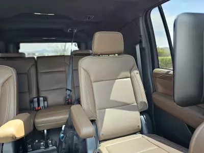 Chevrolet Suburban VUD 2023