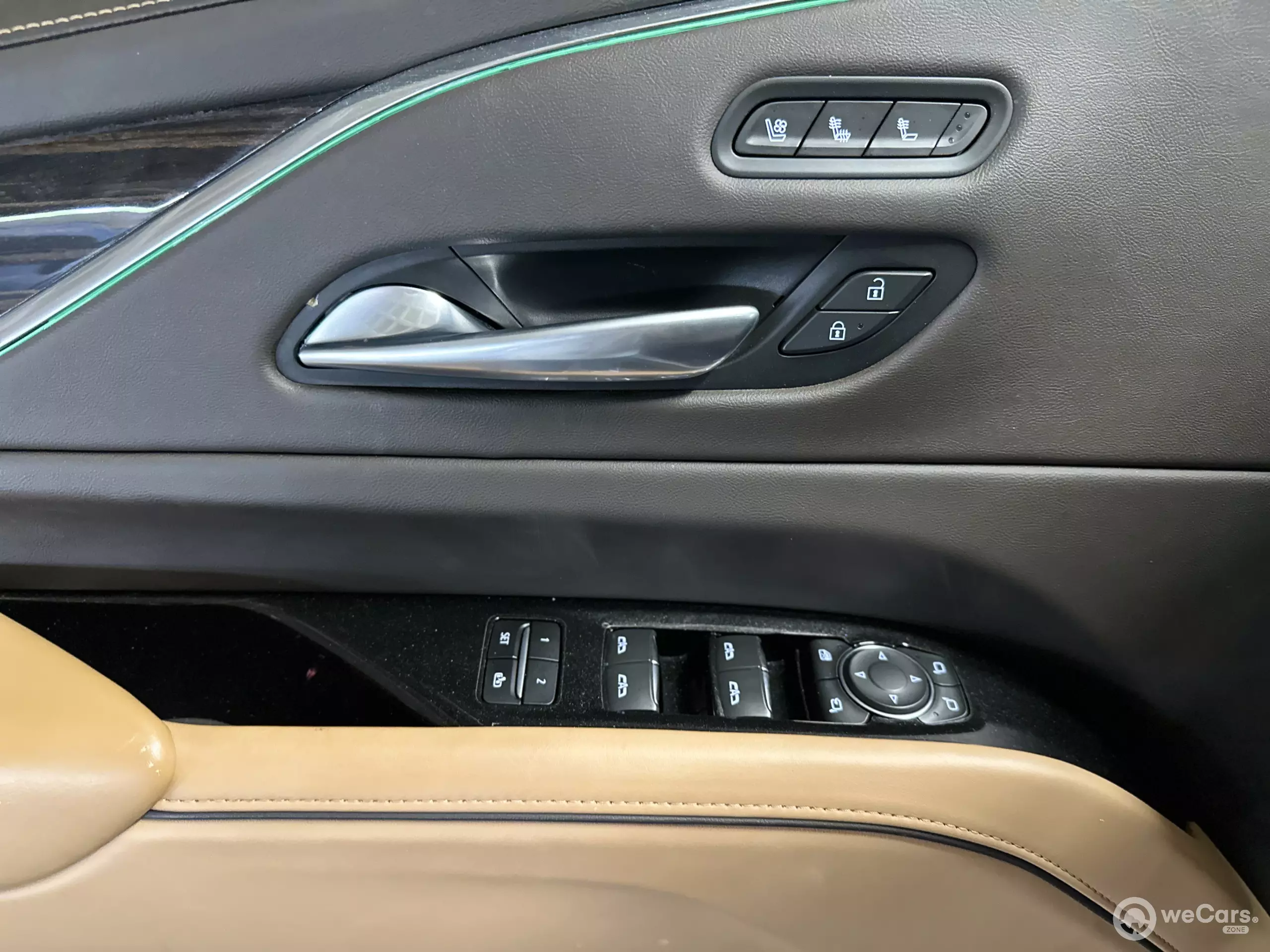 Cadillac Escalade VUD