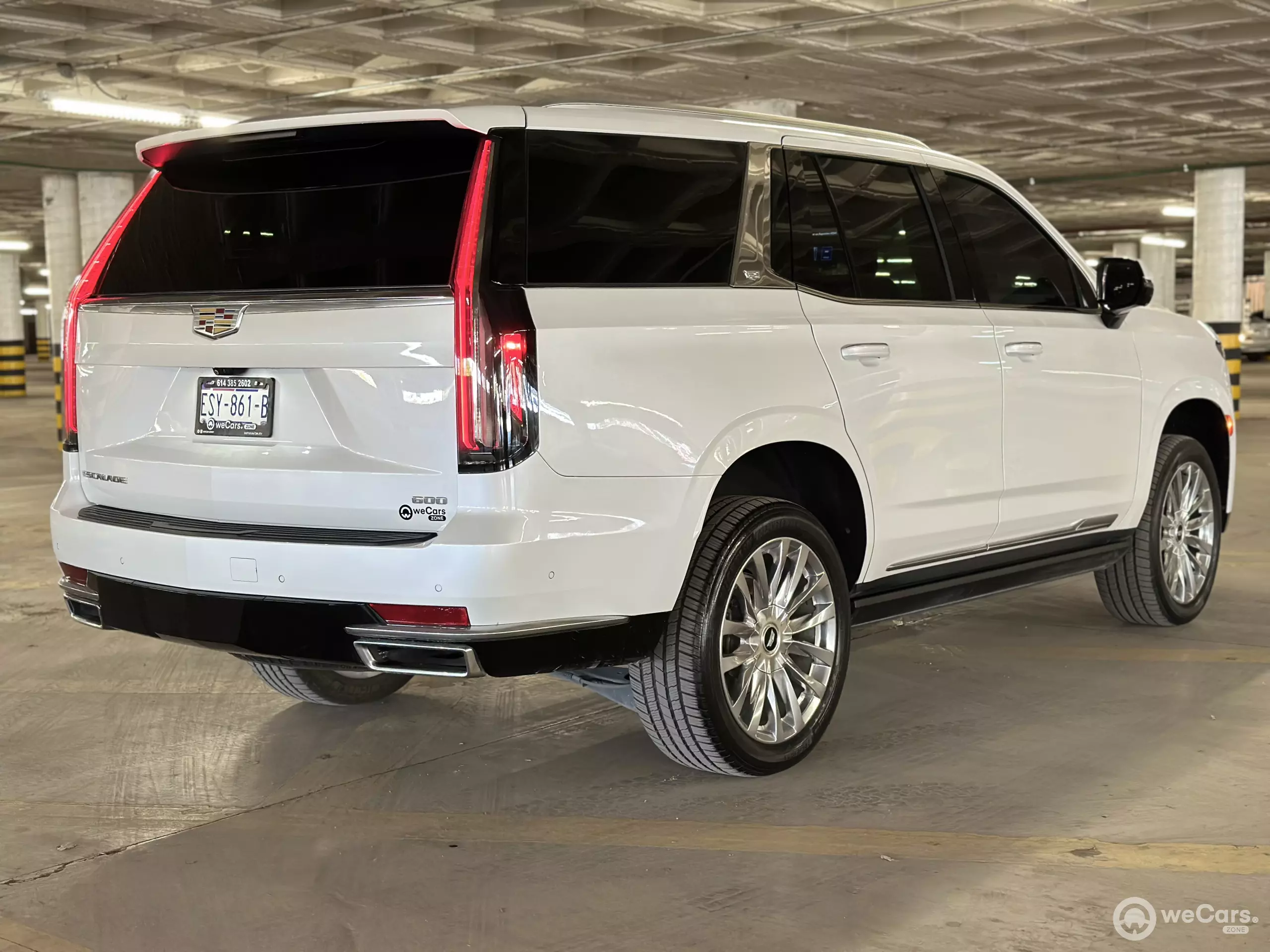 Cadillac Escalade VUD