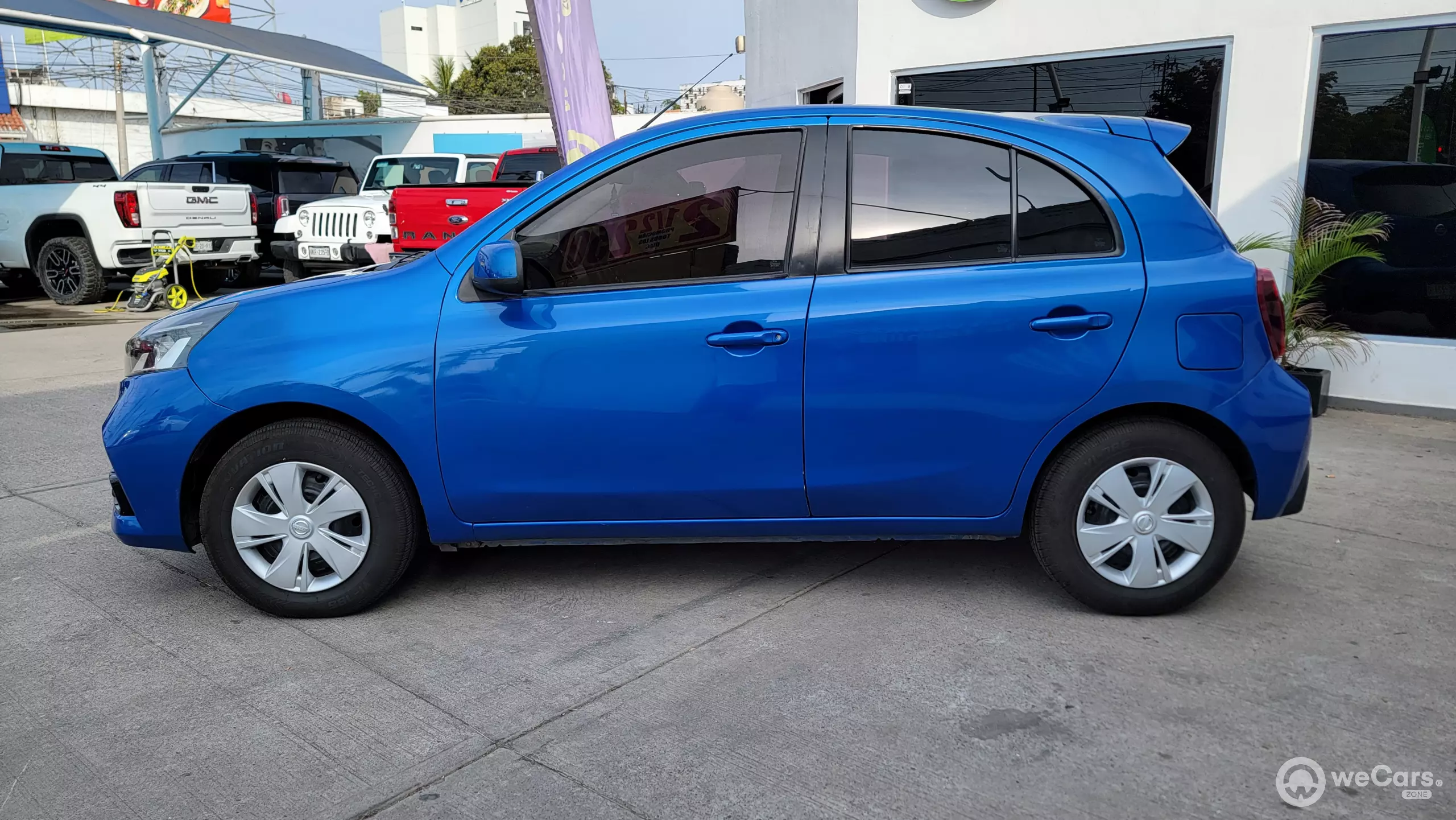 Nissan March