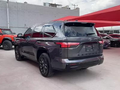 Toyota Sequoia VUD 2024